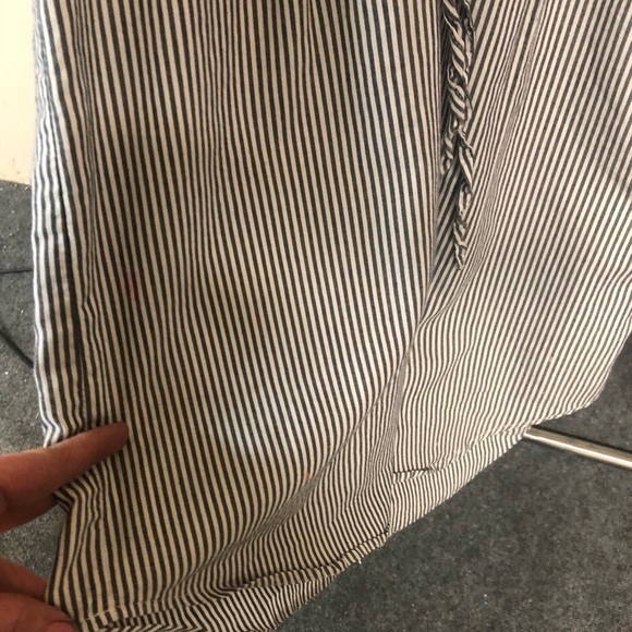 Women’s sz medium gray/white striped maternity top - Picture 2 of 7